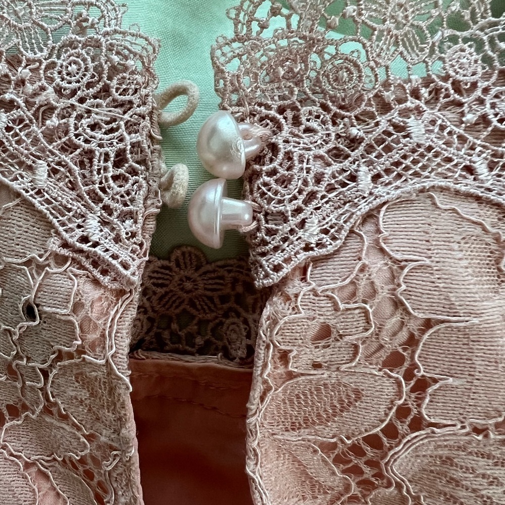 Classic Lace top - Picture 5 of 7
